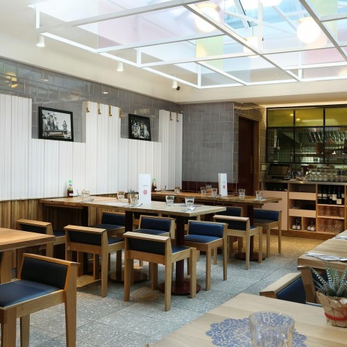 Rosa's Thai Cafe Interior 1 - Angel